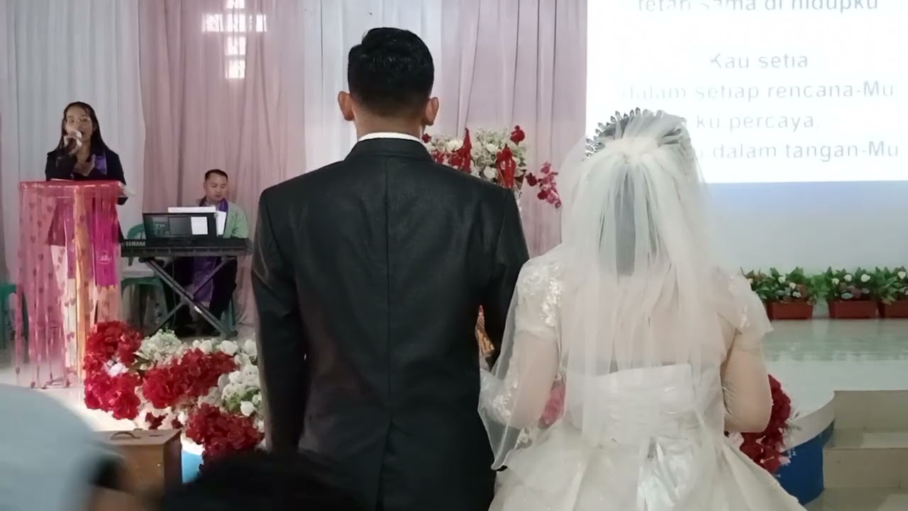 Ibadah Minggu Pemberkatan Pernikahan di GKSI Jemaat Via Dolorosa Lupu.Wl: Ev. Sally Kristiani M