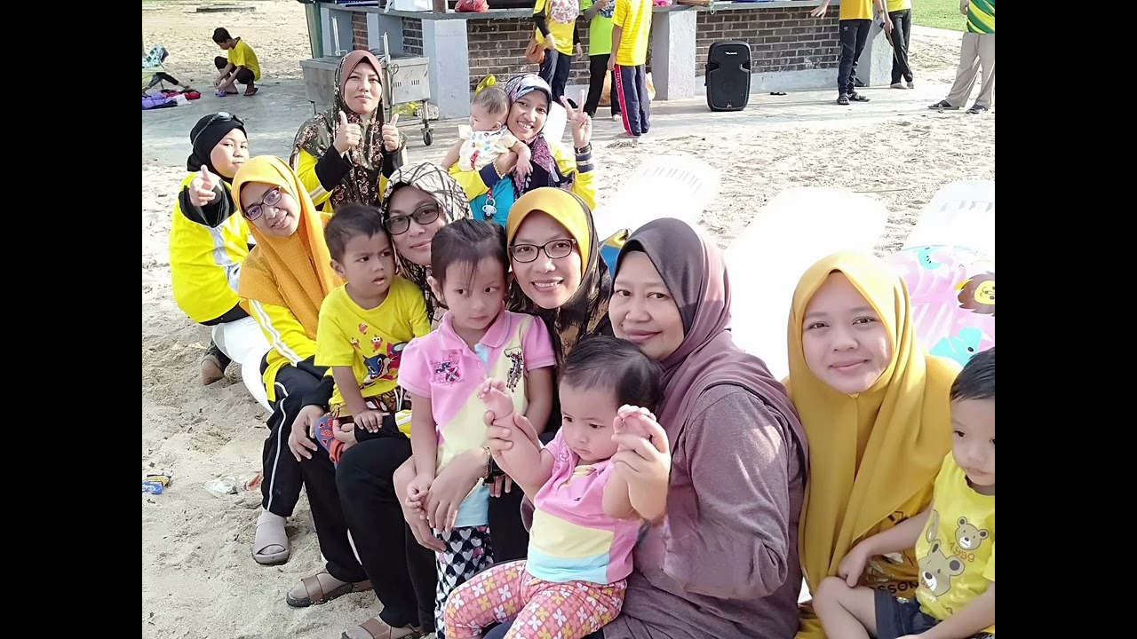 Kenangan sahabat sejati. Alfatihah arwah Kak Habsah 😔