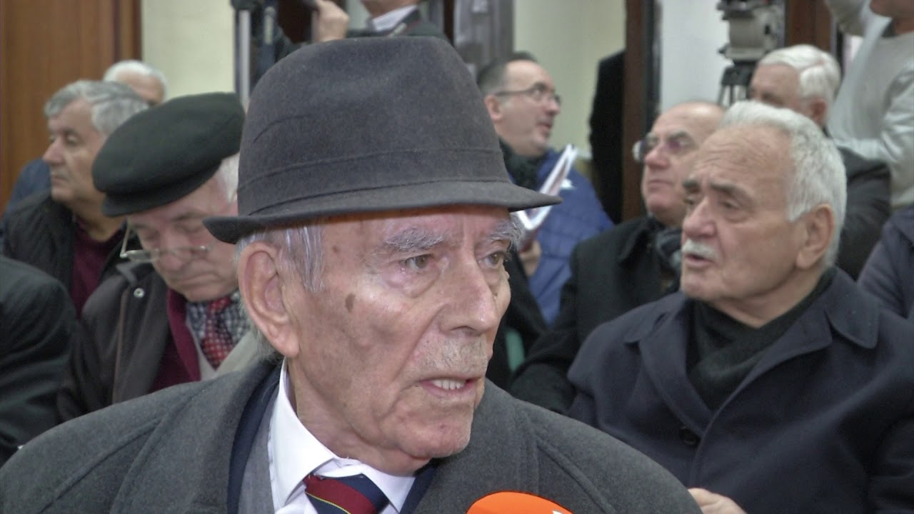 Parllaku thirrje historianëve mos ngatërrojnë luftën me diktaturën | ABC News Albania