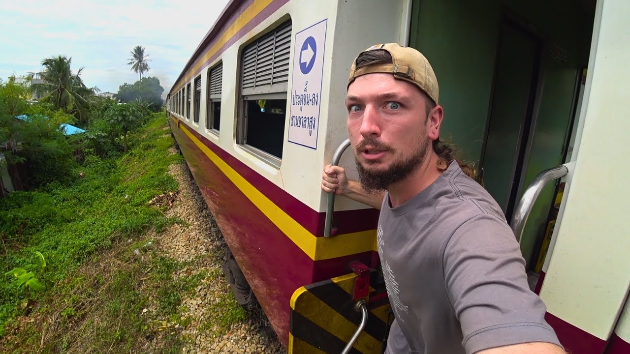 30 Hours On Thailand's 3rd Class Trains 🇹🇭