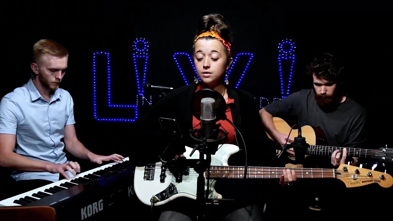 Clacket Lane - Out Of The Dark (Livi In The Middle Cover)