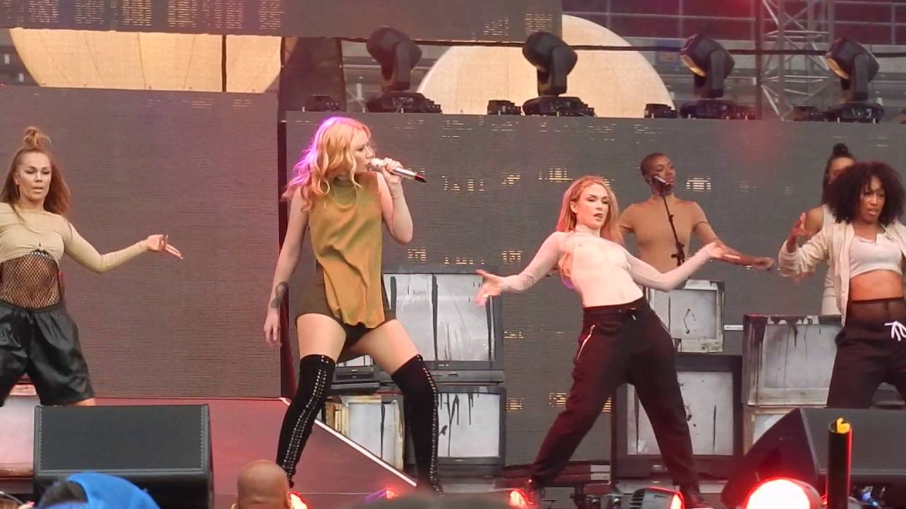 Iggy Azalea- Team (Wango Tango 2016)