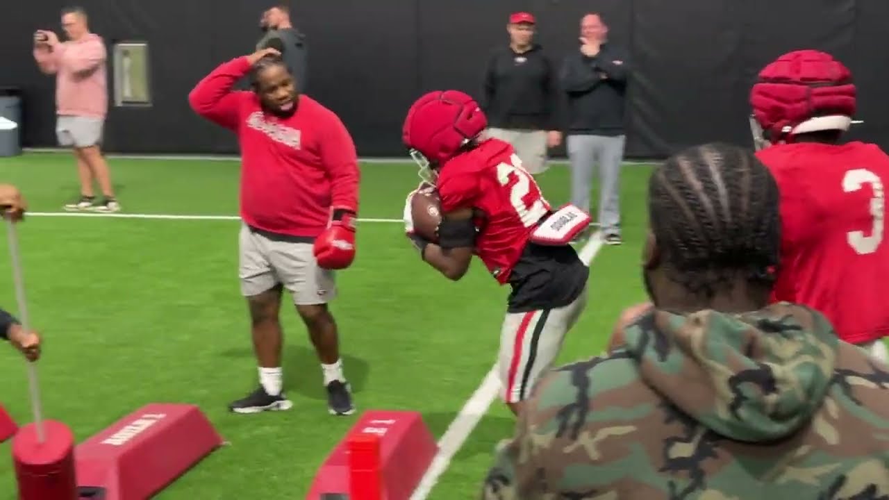🔥 Nate Frazier is a freak. Watch Georgia's running backs at practice!