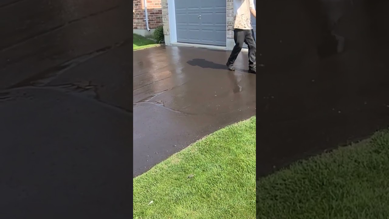 TAMP THAT TAR TERRY! #construction #driveway #asphalt #work #tar