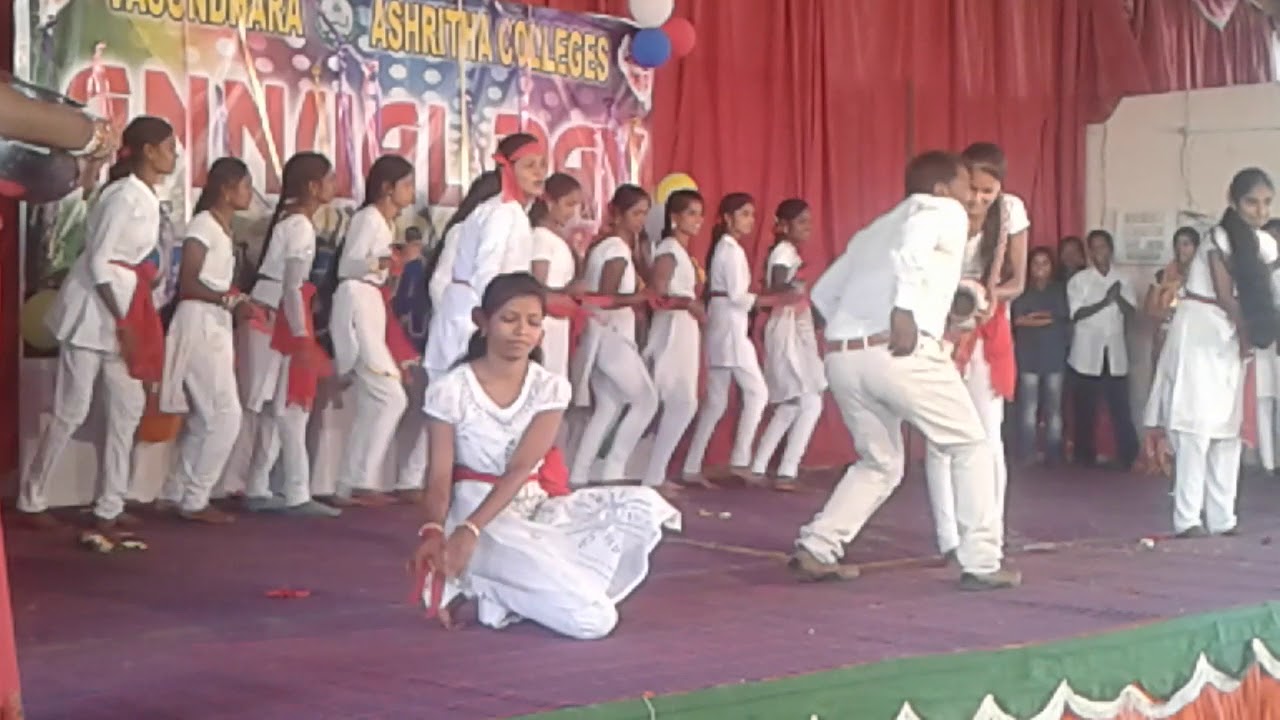 చూడచక్కని తల్లి చుక్కల్లో జాబిలి