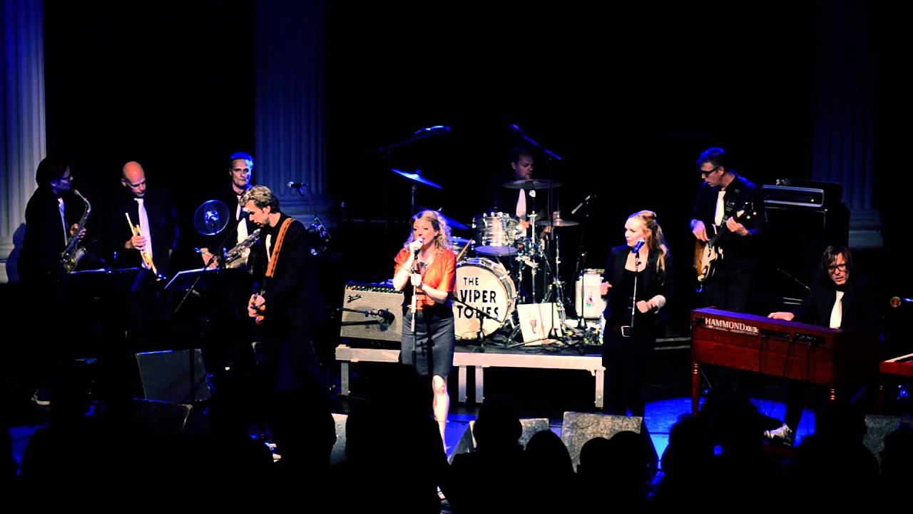 About to Blow - Laura Vane & The Vipertones - Live @ Bibelot 2011