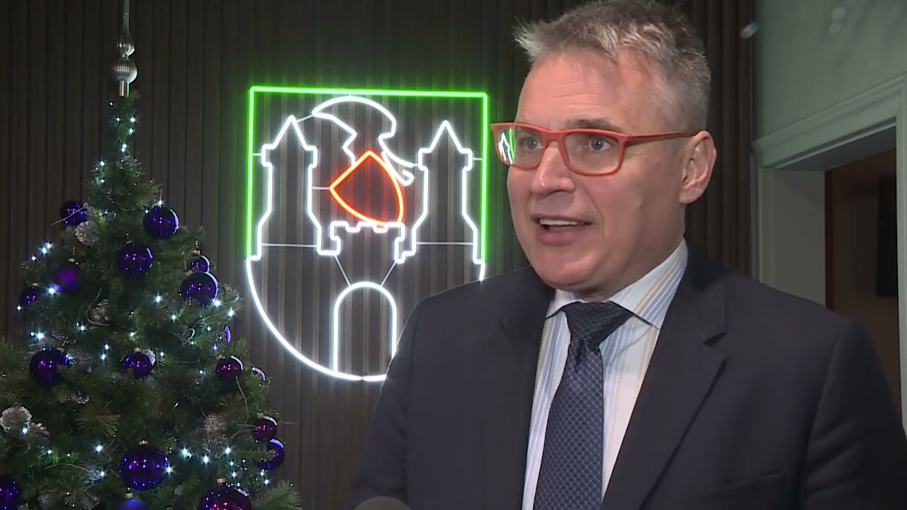 Poseł Łukasz Mejza ukarany na kwotę 78500 zł za rozwieszenie ogromnej liczby baner&oacute;w reklamowy