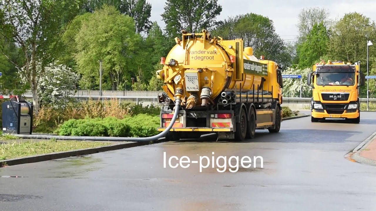 Ice-piggen: reinigen van het riool met geschaafd ijs