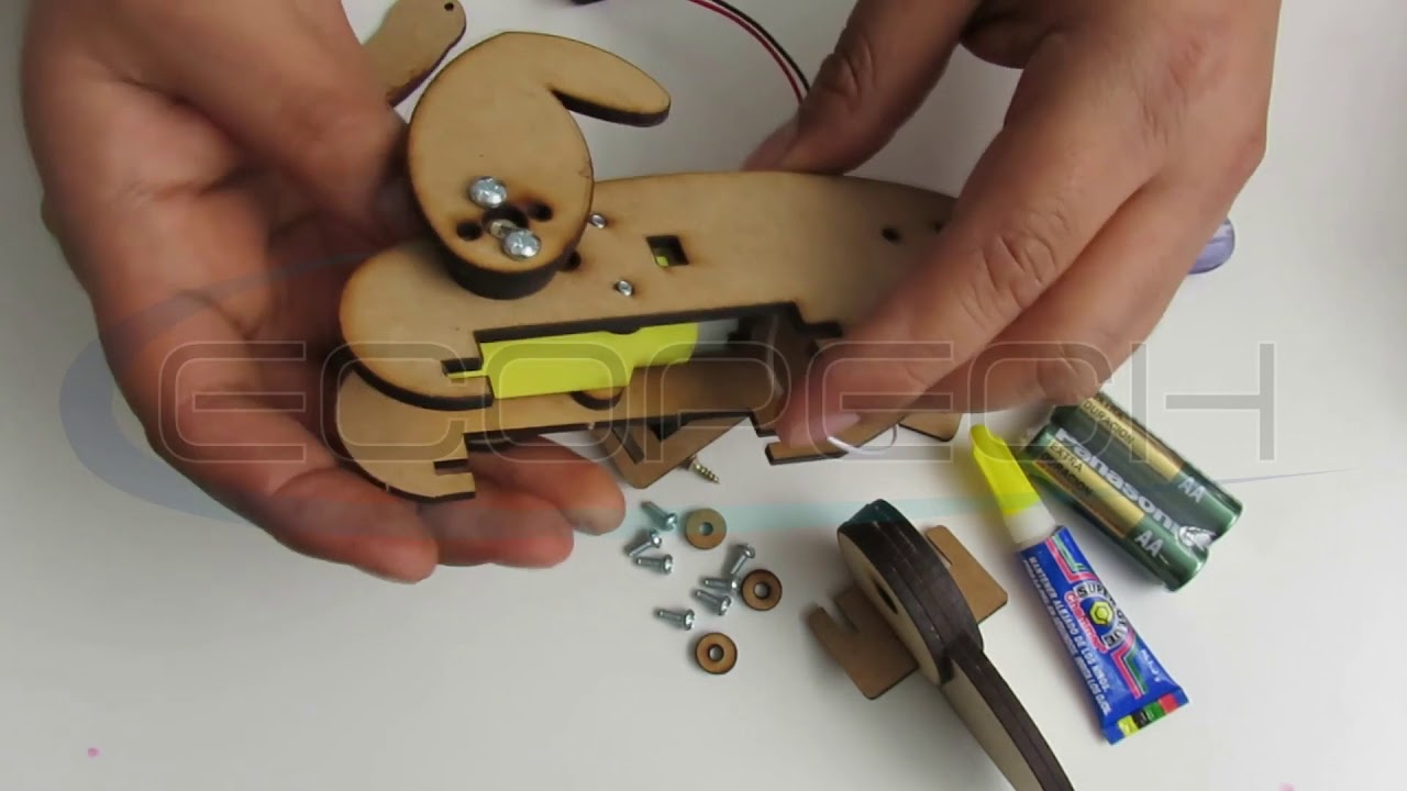 construyendo el robot conejo
