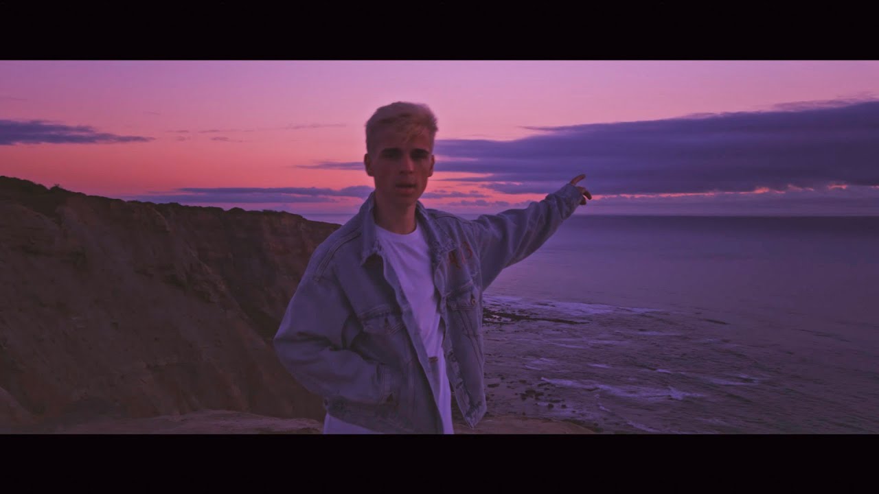 João Sousa - AWAY! (Prod. TomEnzy)