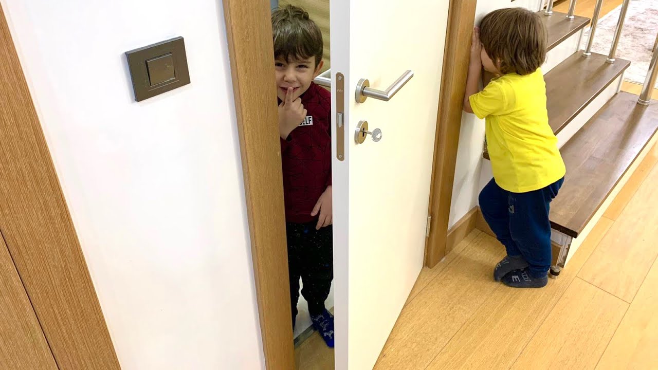 Yusuf ve Fatih selim saklambaç oynuyorlar🙈😂👻