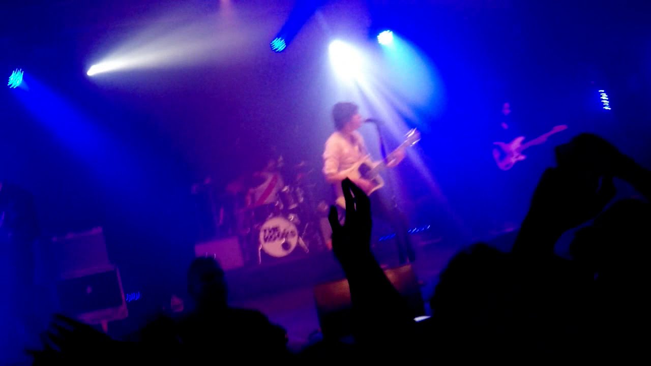 [Bad Habit- The Kooks] Live at Domos Art, Lima- Per&uacute;