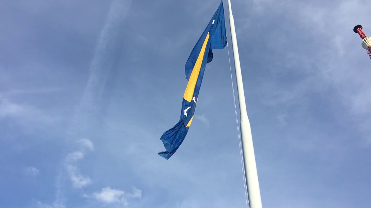 Svečano podizanje zastave Bosne i Hercegovine na brdu Hum u Sarajevu.