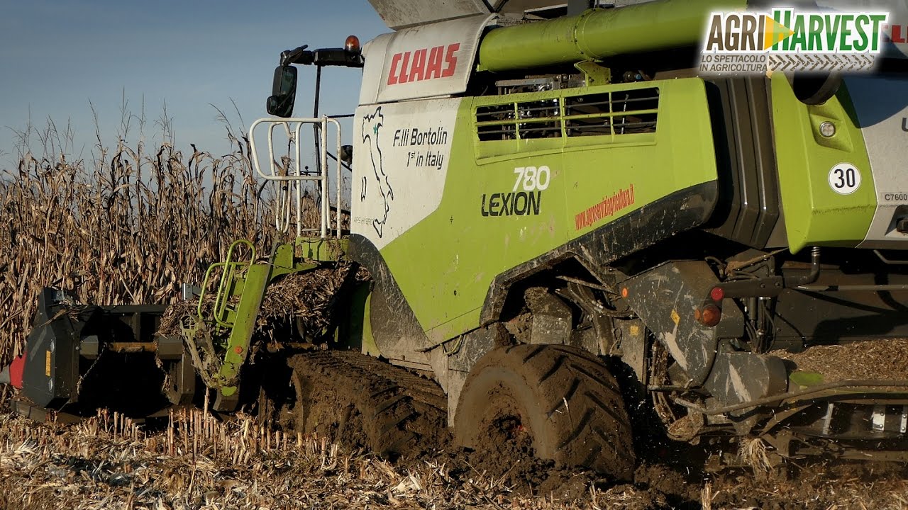 Claas Lexion 780 TT stuck in MUD