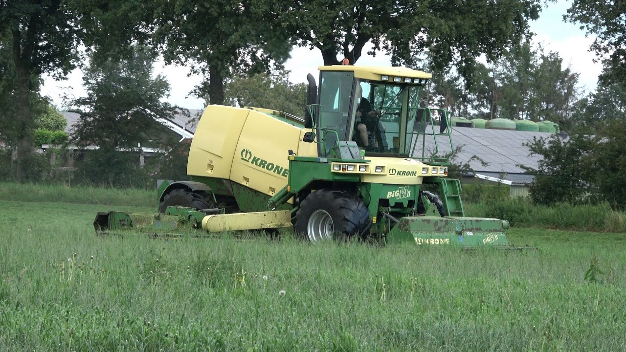 Gras maaien met Krone BigM II door Heiko Deijk Handel en Dienstverlening (2023)