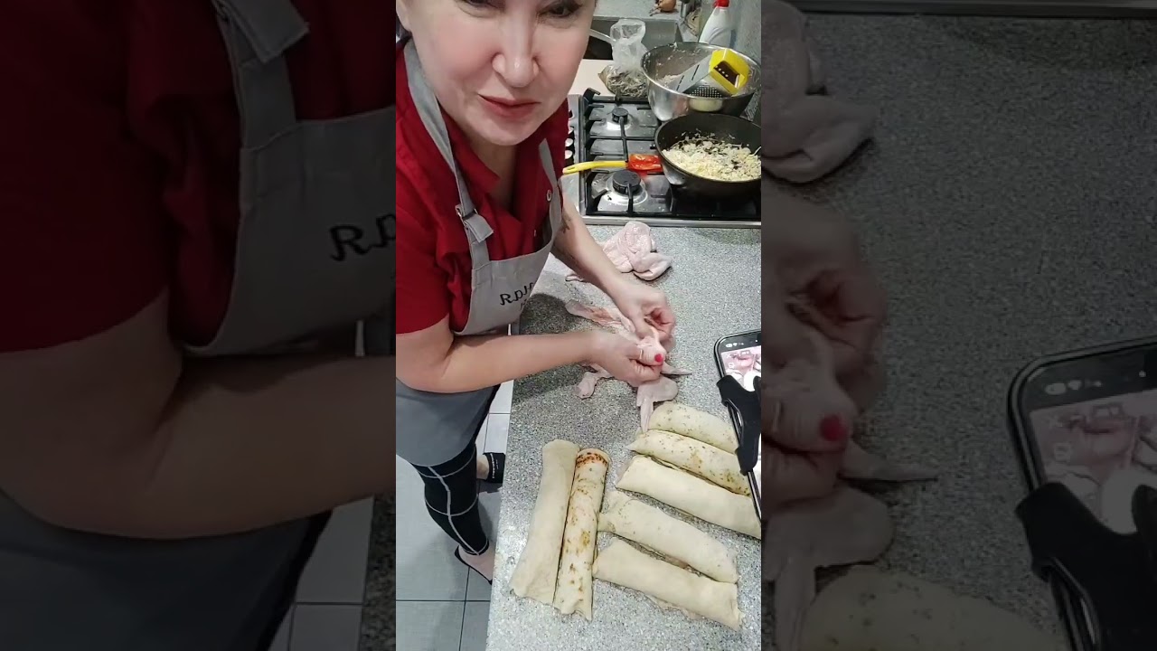 Курица бескостная с блинами