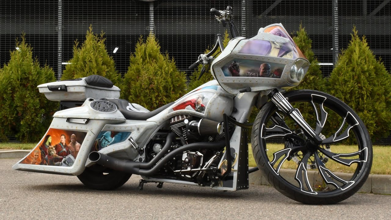 Harley-Davidson Road Glide Bagger Custom Avengers
