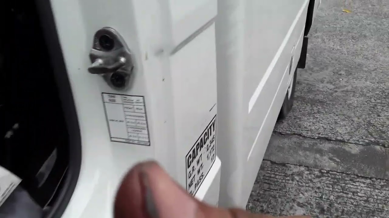 (996) L300: ADJUST CLUTCH PEDAL FREEPLAY