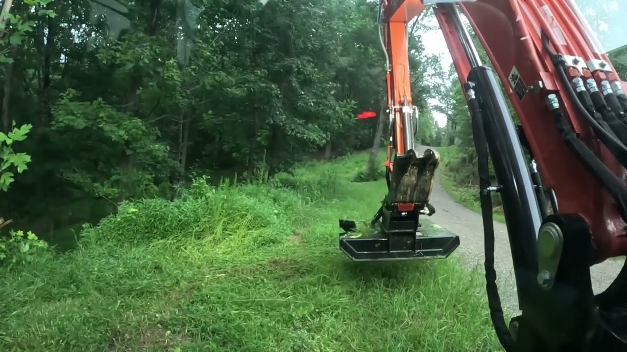 Kubota 57 VMC EXG42 Brush cutter demo