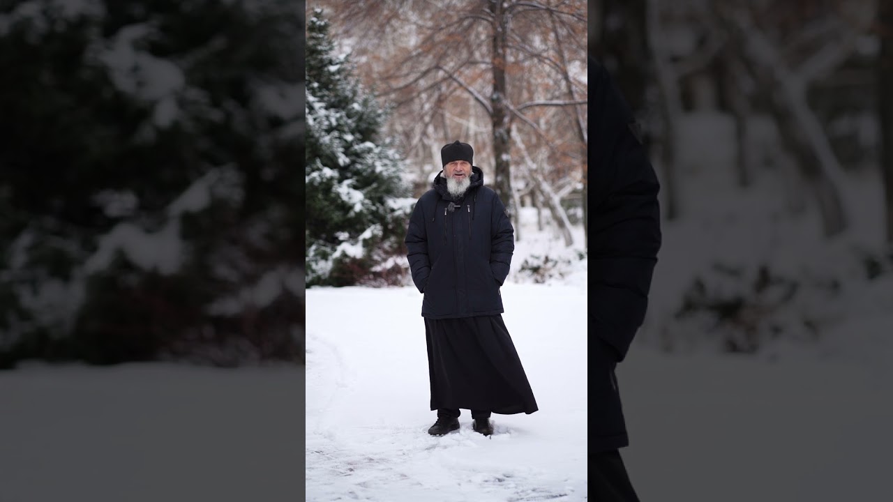Почему раньше в храме женщины и мужчины стояли по разным сторонам, а сейчас нет?