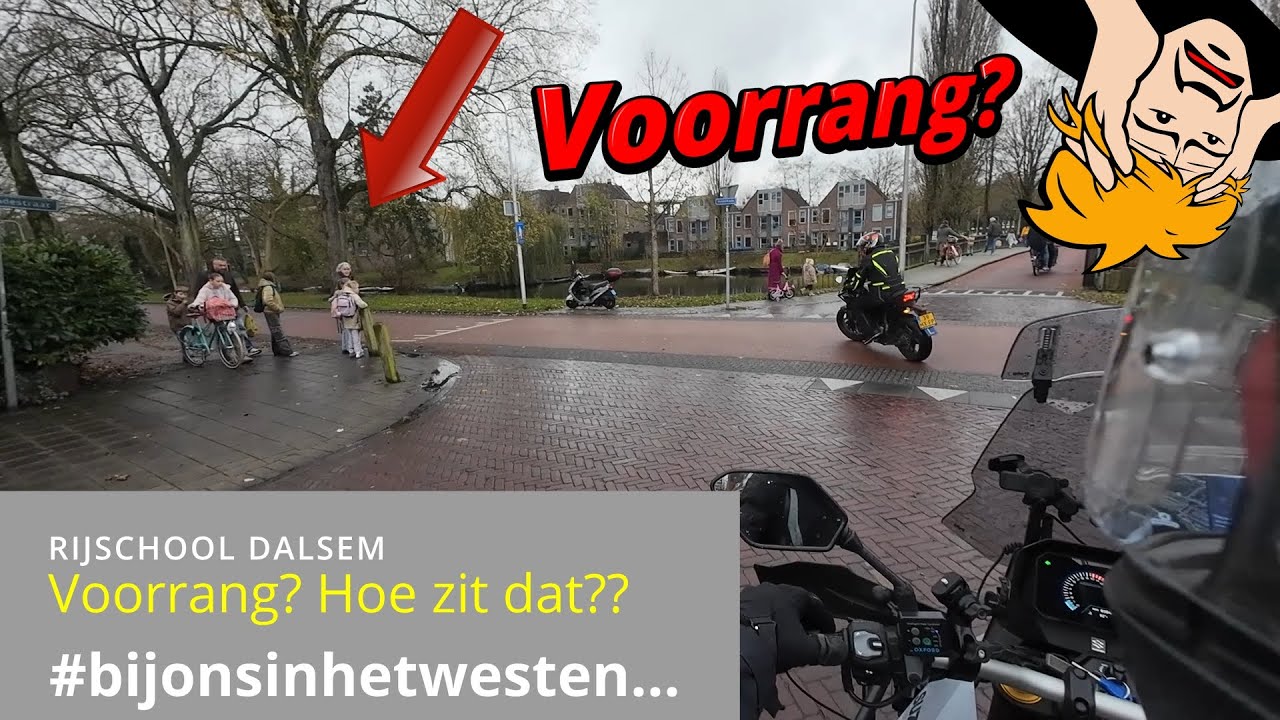 Bij ons in het WESTEN gelden geen voorrangsregels?! Fan komt rijles nemen!