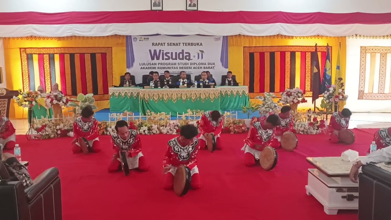 Syeh Masri Rapai Geleng Acara wisuda Kampus AKN Aceh Barat 2024