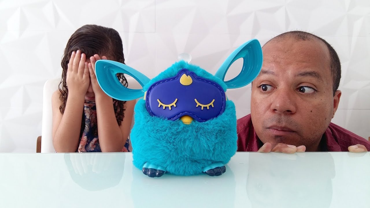 ABRINDO MEU FURBY AZUL TAGARELA - Gabriela Almeida