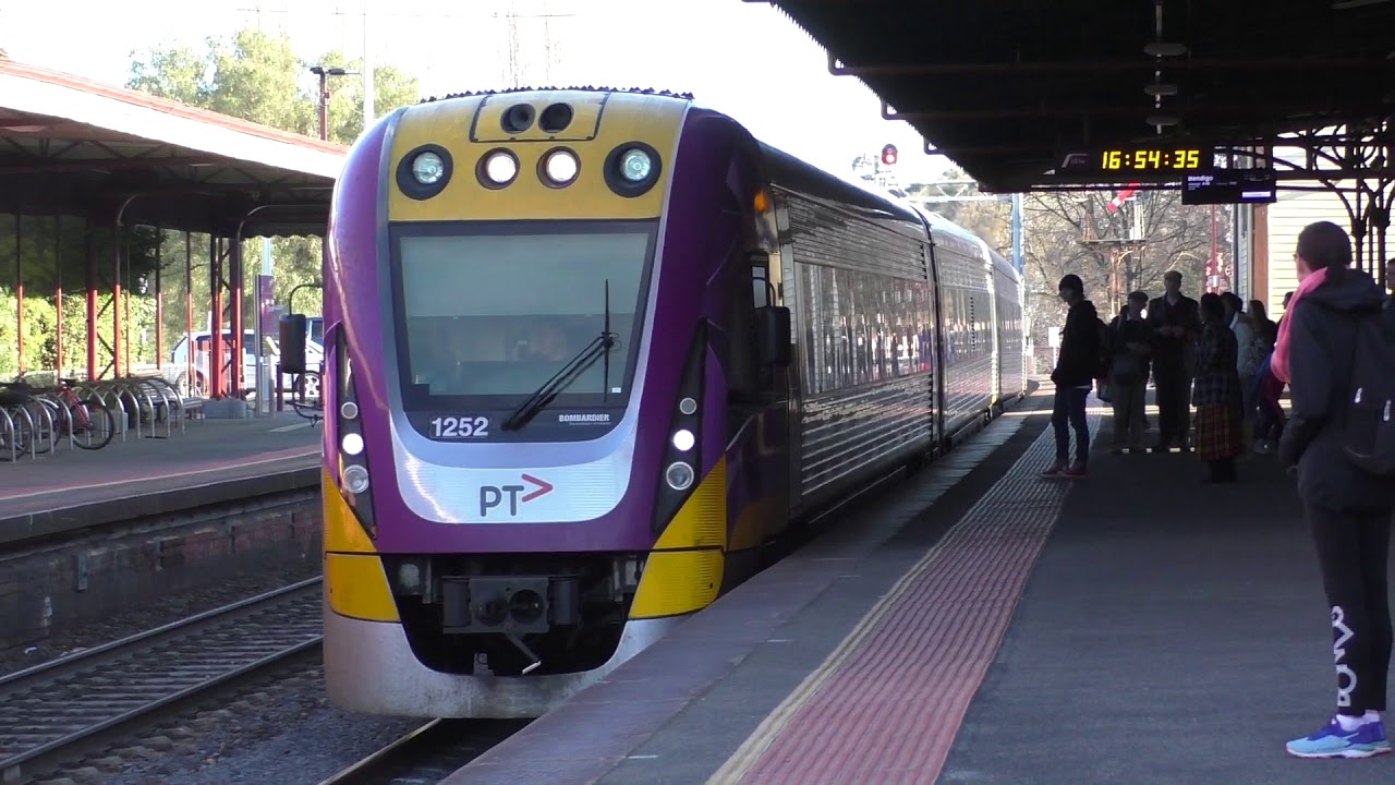 Trains at Castlemaine - Victorian Transport