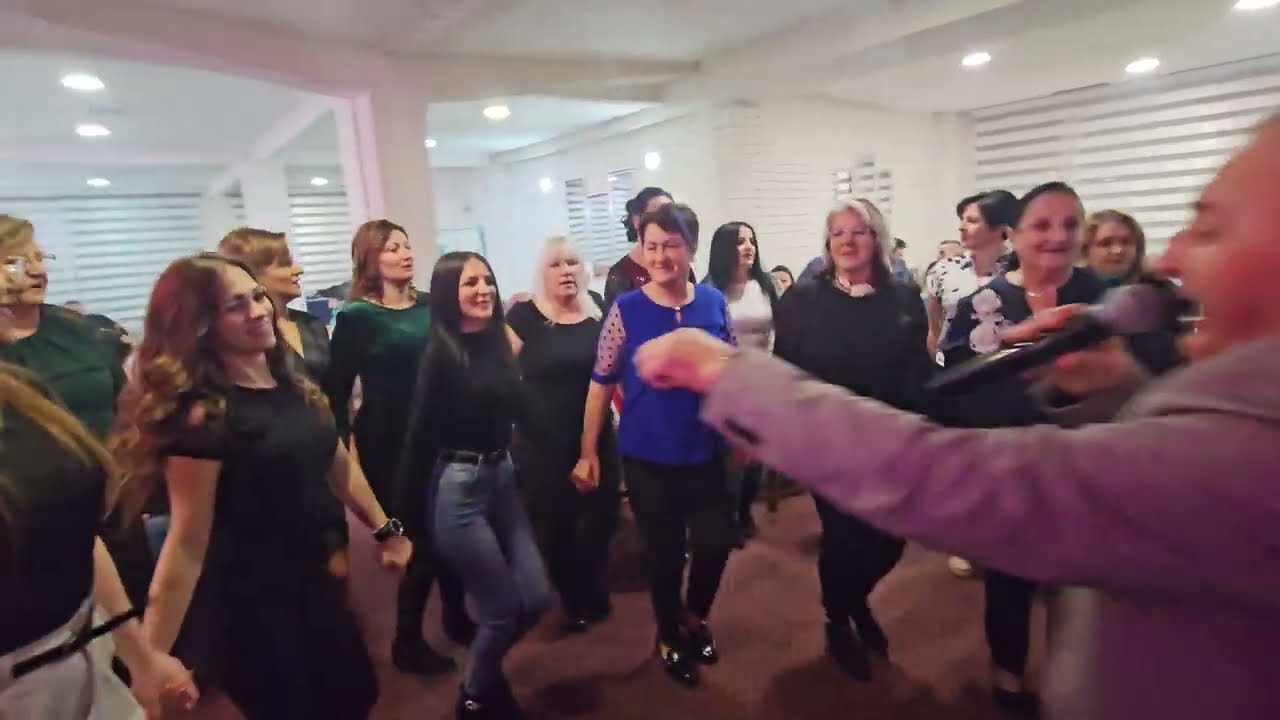 🔶️KOLO DOBRODOŠLICE ZA ZALJUBLJENE OD BARI BENDA I DOBROG RASPOLOŽENJA DR🔶️RESTORAN CIGO VOGOŠĆA🔶️