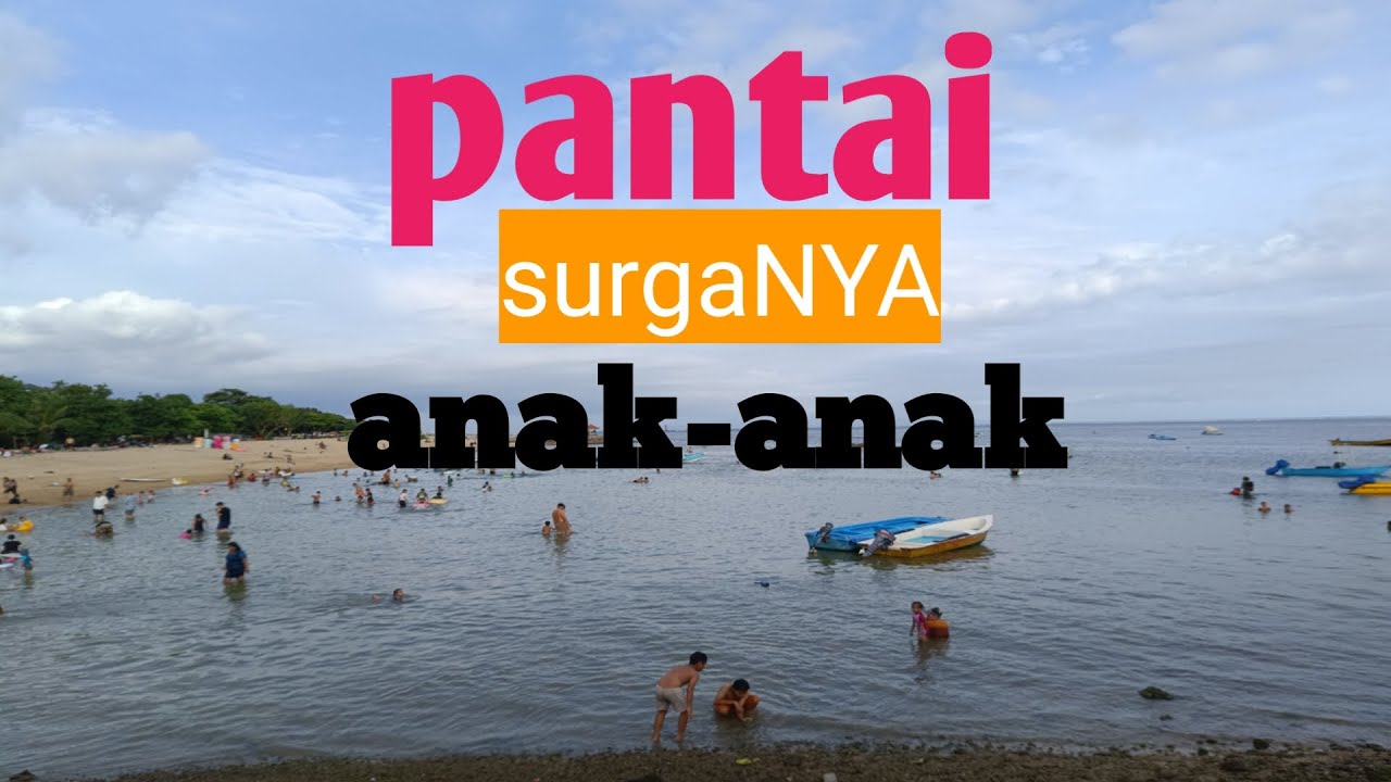 Pantai surganya anak-anak untuk bermain air, sangat ramai di sore hari. 