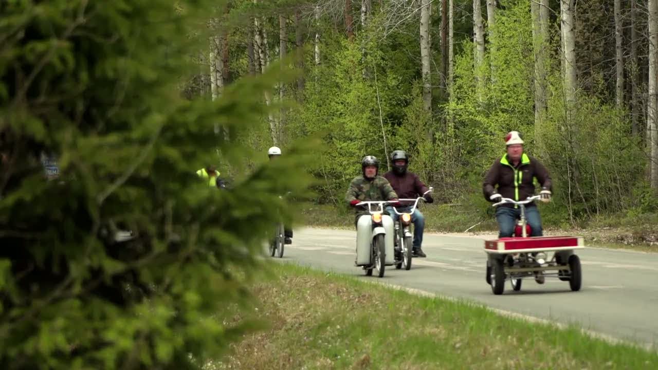 Moppefantast: ”Roligaste som finns, det är föryngrande” - Nyheterna (TV4)