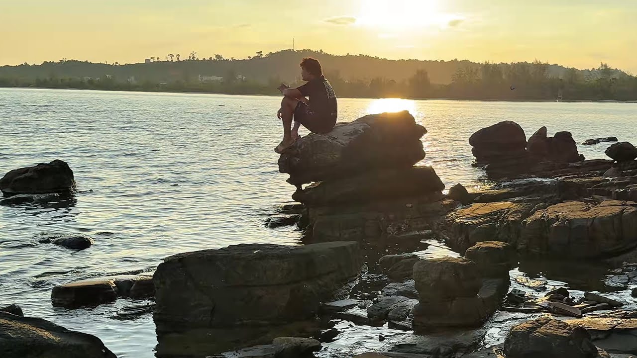 2 Nights, 1 Day Camping on a Rocky Beach &ndash; Cooking, Fishing & Finding Peace in Nature