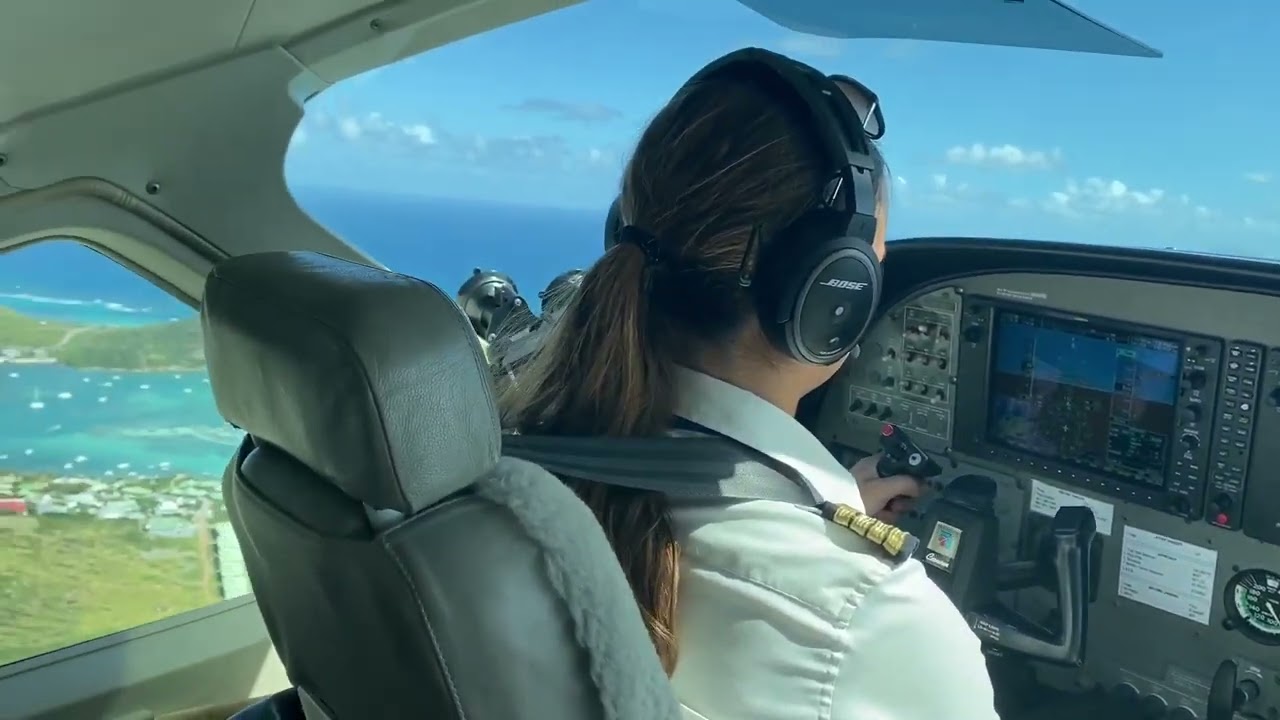 Spectacular Landing At St Barthélemy Airport (Gustaf III)