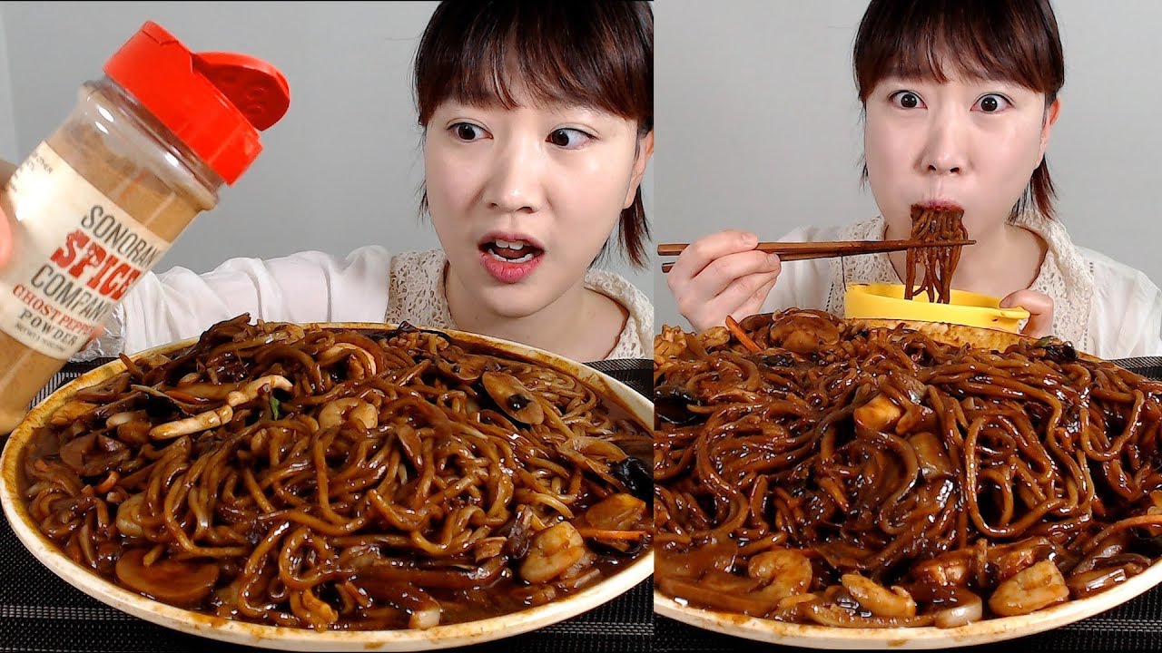 호기심에 먹었다가 죽을뻔한 고스트페퍼 매운 쟁반짜장 MUKBANG/Noodles with blackbean sauce and ghost pepper powder