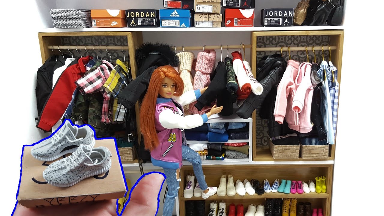 DIY - ULTIMATE Doll Walk in Closet