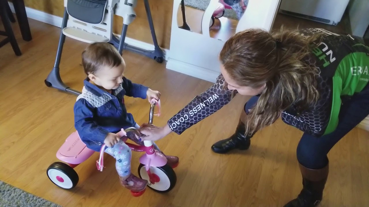 Aprendiendo a andar en triciclo 🤹‍♀️🚴‍♂️