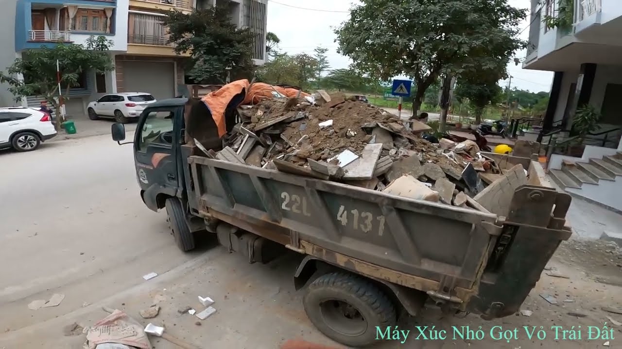 Máy Xúc Nhỏ Tập 1421. Chuyển Máy Xúc Suống Xe Ô Tô. Xúc Rác Lên Xe Ô Tô Và Dọn Mặt Bằng Nền Sân Cũ