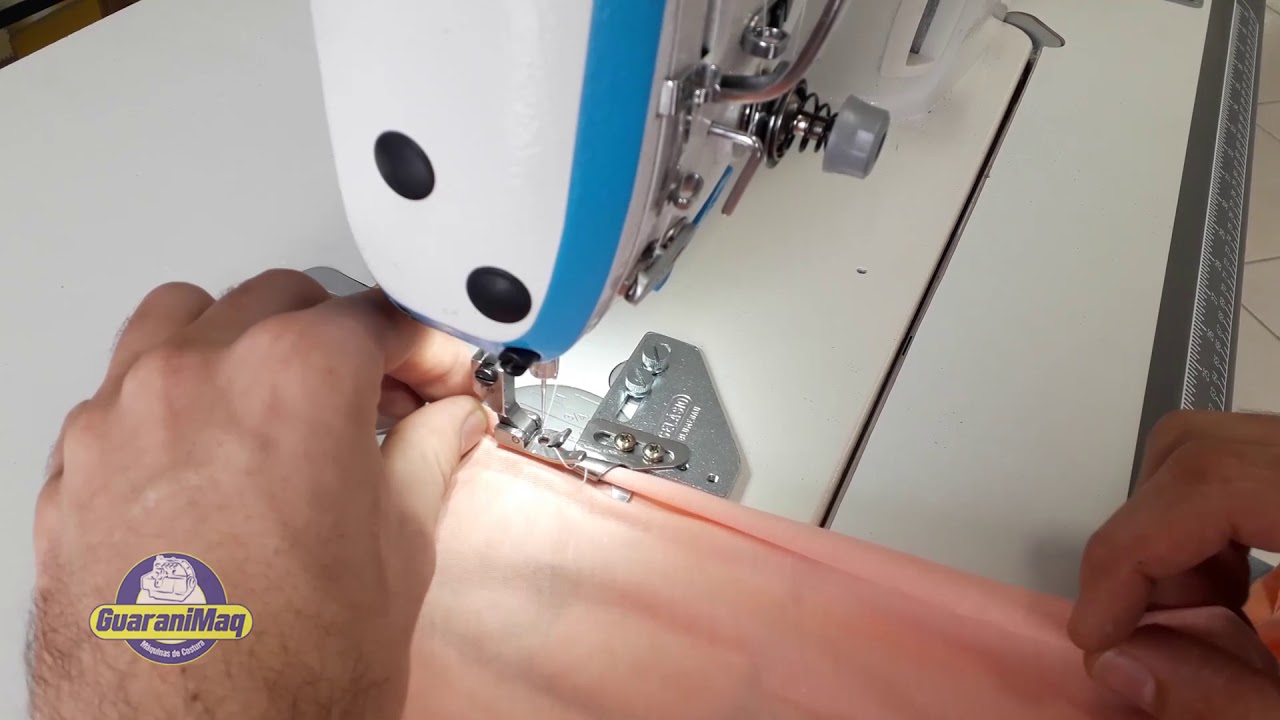 Aparelho para fazer bainha em lenço