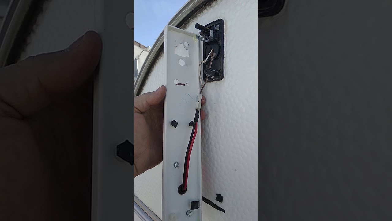 desplazar luz de gálibo en caravana