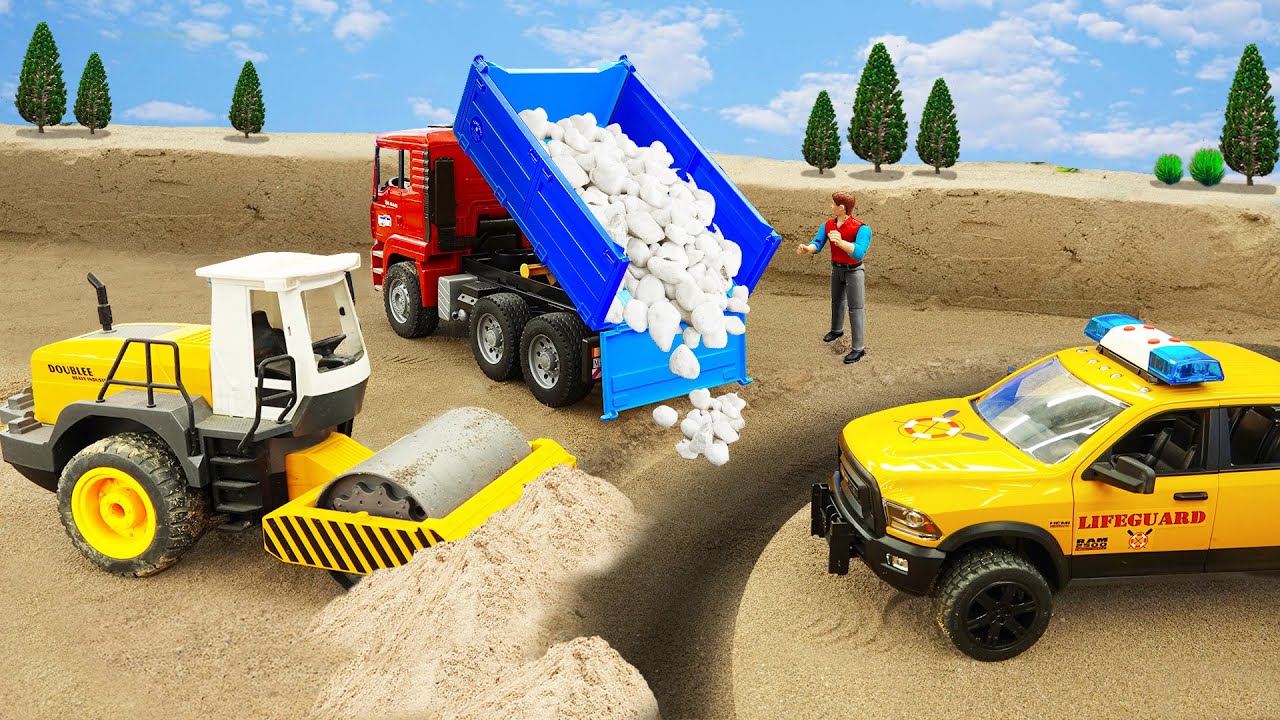 Xe công trình, xe lu, xe rác, xe tải, xe cảnh sát ở công trường vui vẻ  - Bé Cá ô tô đồ chơi