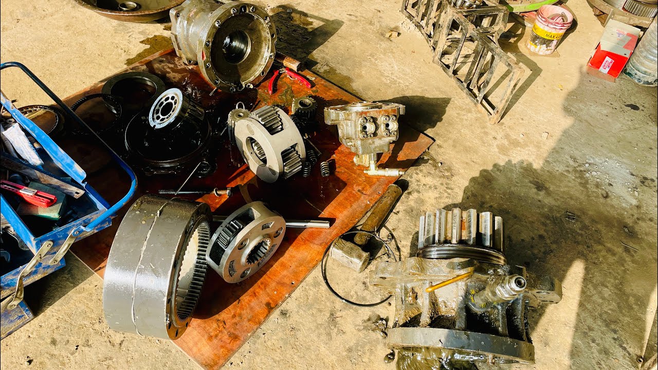 TATA HITACHI EXCAVATOR 130 SWING MOTOR REPAIRING || Excavator Swing Motor Seal change #vlog #machine