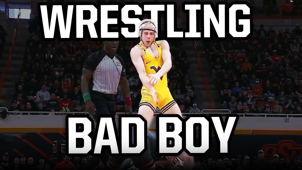 Referee stops wrestler's unhinged celebration | Things You Missed