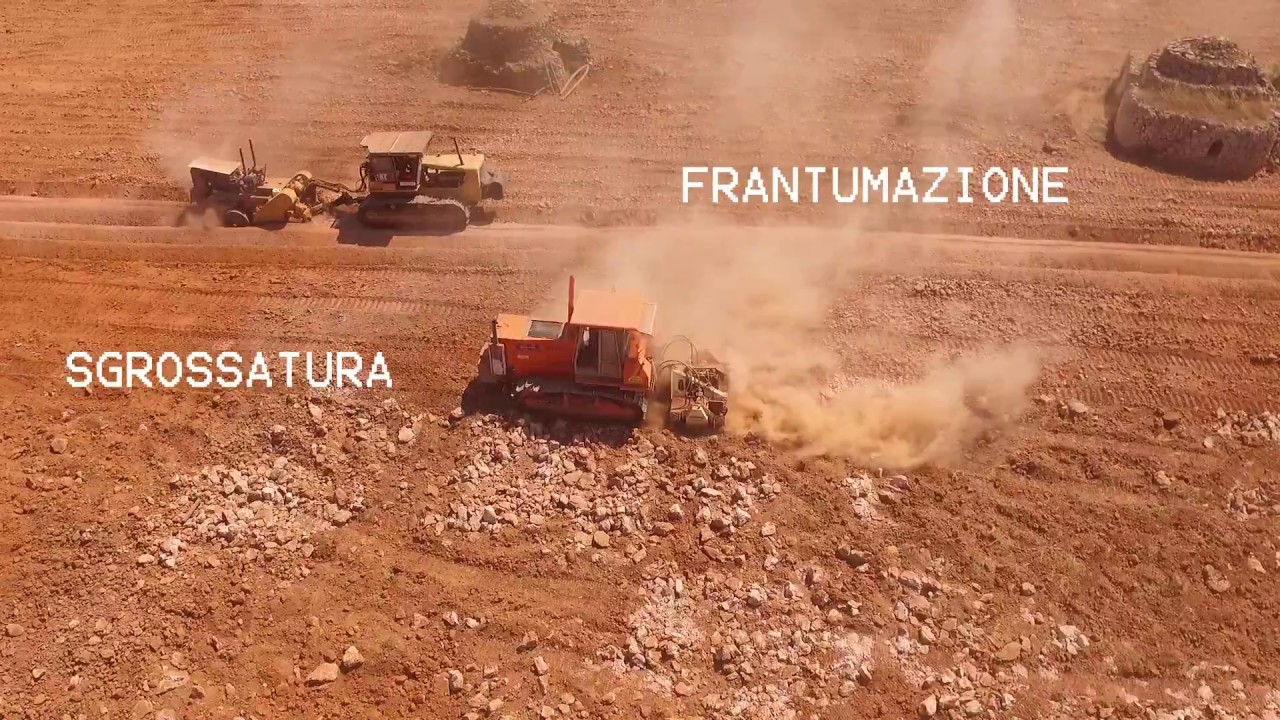 Lavorazione del terreno per vigneto