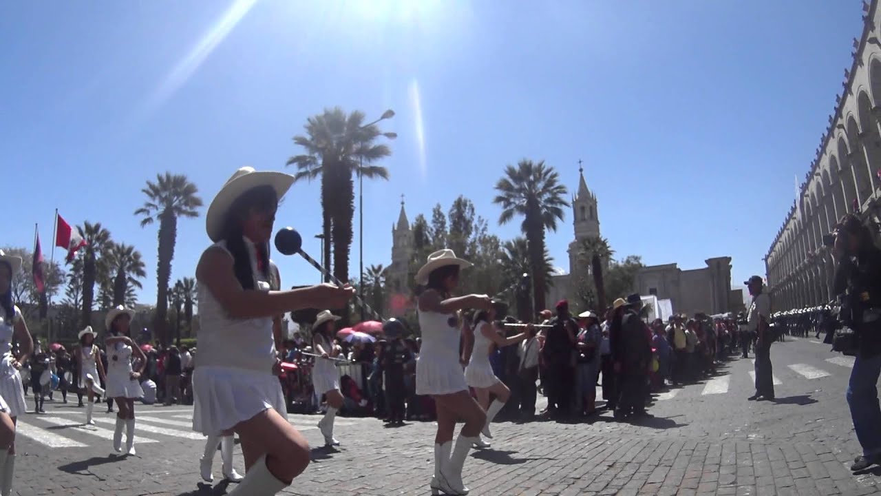Desfile por aniversario de Arequipa 2014