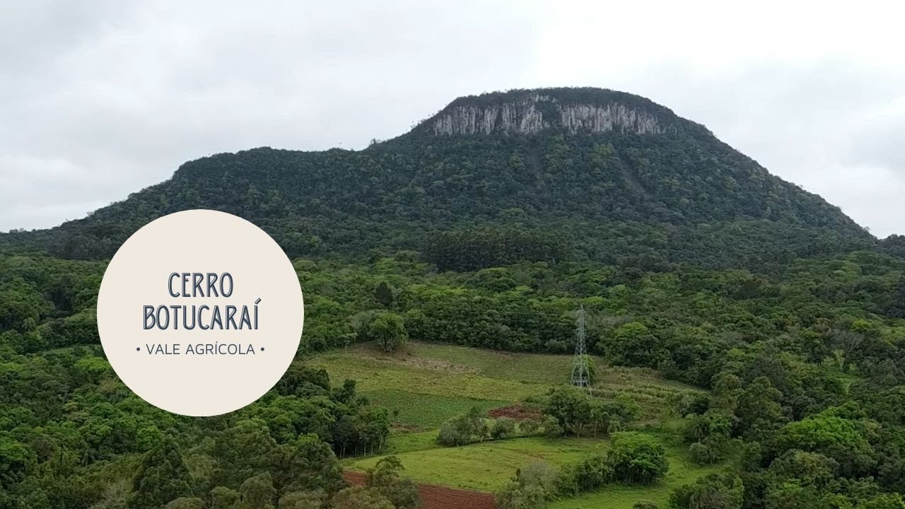 O morro que recebia 5 mil visitantes antigamente, e até hoje, é cheio de mistérios (CERRO BOTUCARAÍ)