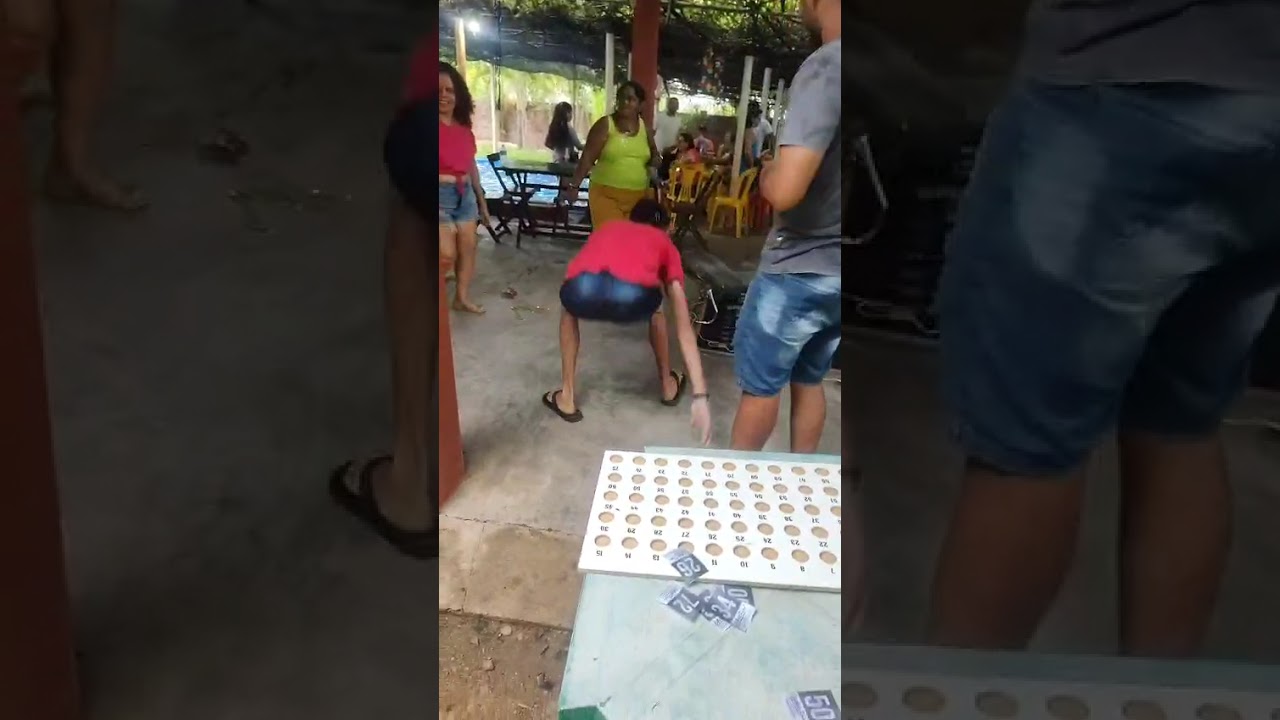Galego mandando ver no bar da galera.