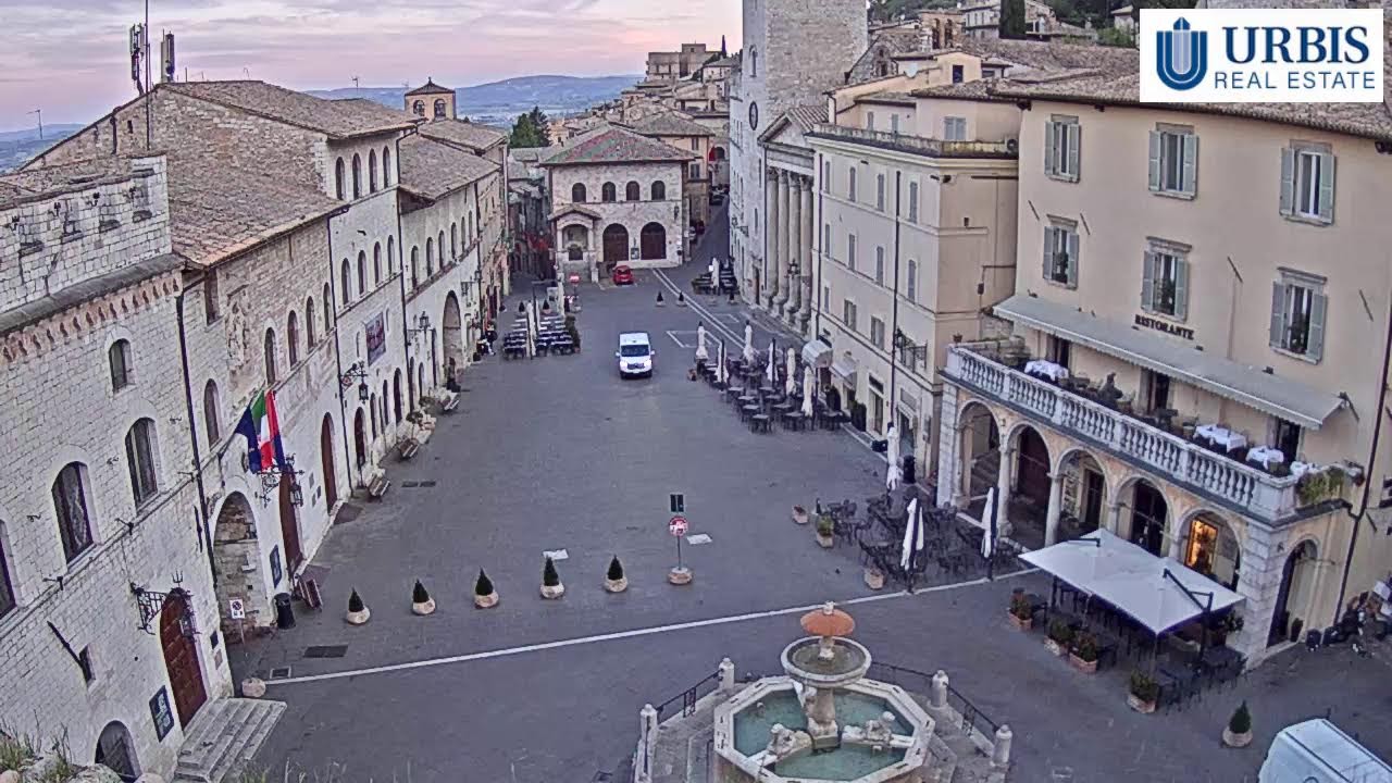 🔴Assisi Live Webcam Piazza del Comune