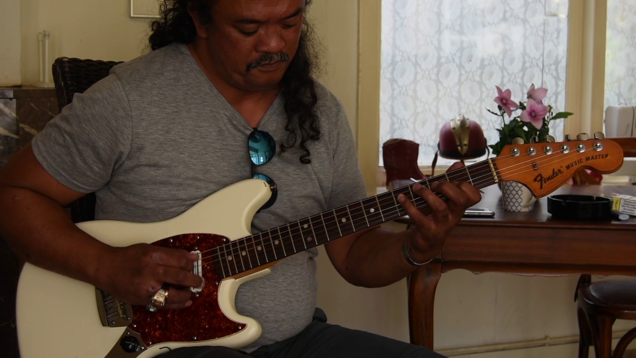 Jeff Sopacua jamming on backing track