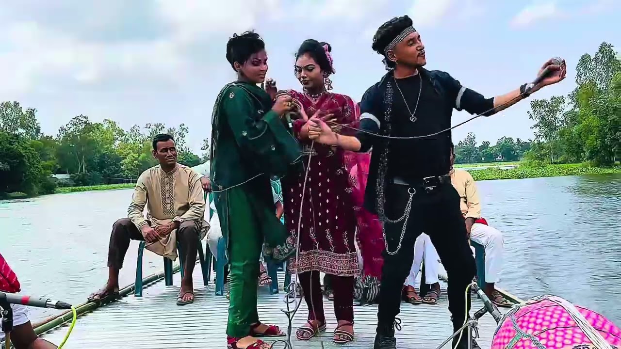 নদীতে নসিমন সুন্দরী গোসল করবে