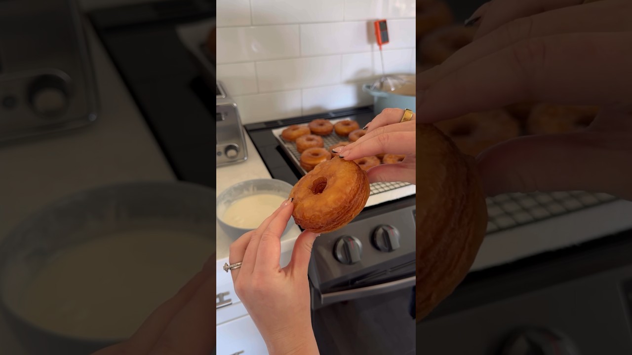 Cronuts 🥐🍩 #asmr #bake #recipe #baking #satisfying #bakewithme #baketime #cronuts